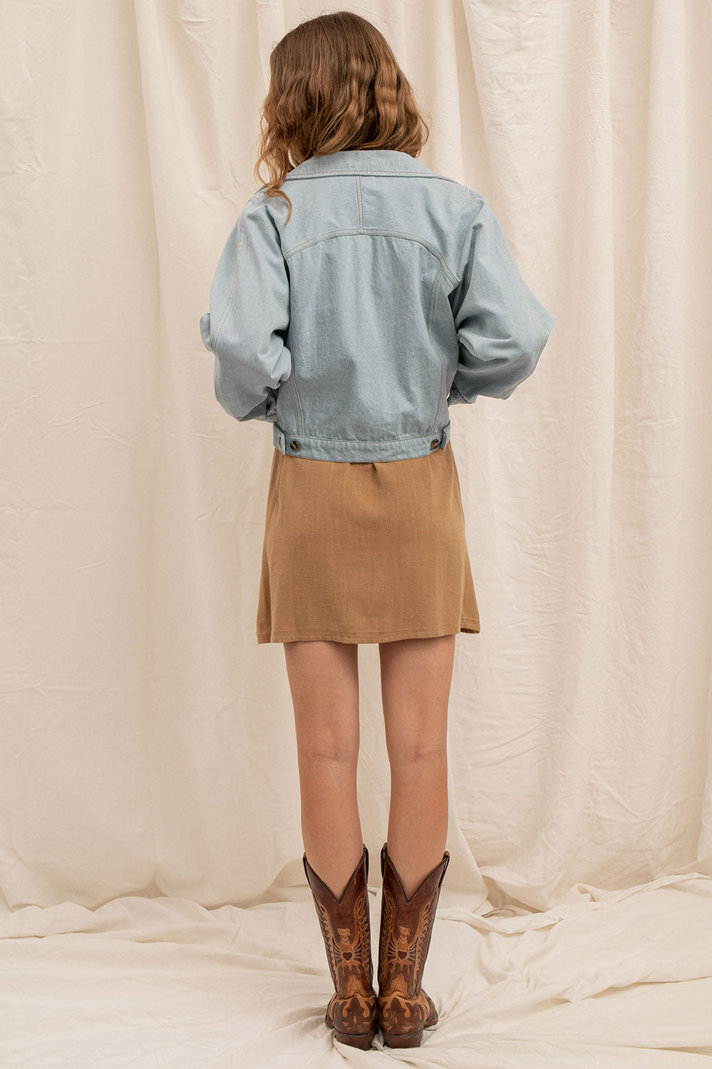 veste en denim bleu délavé coupe seventies, fabriquée en France