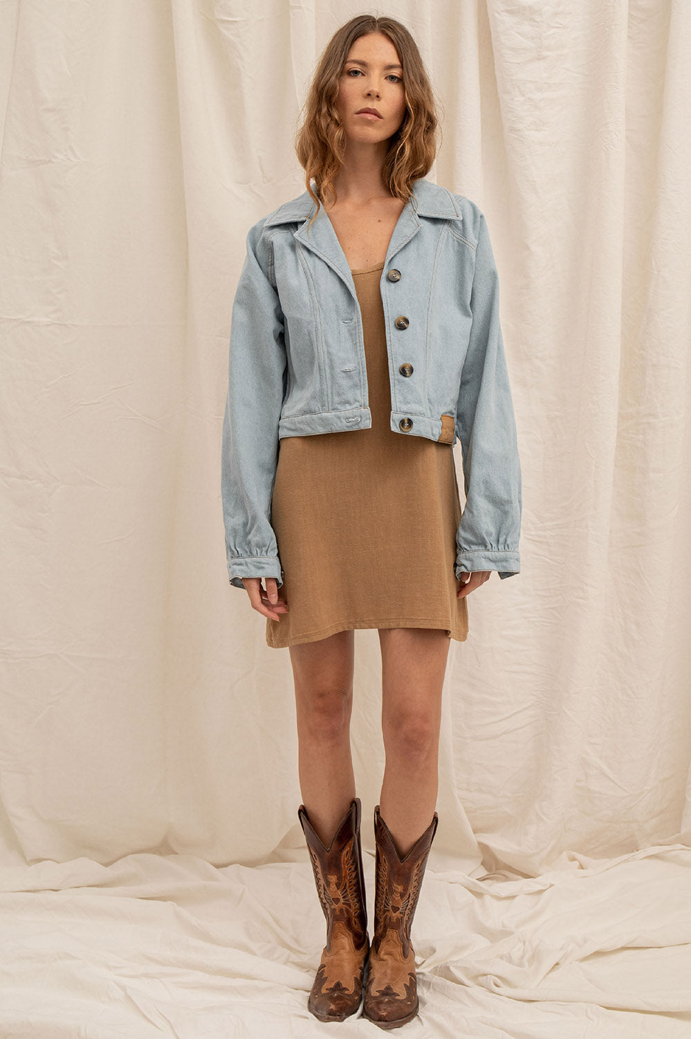veste en denim bleu délavé coupe seventies, fabriquée en France