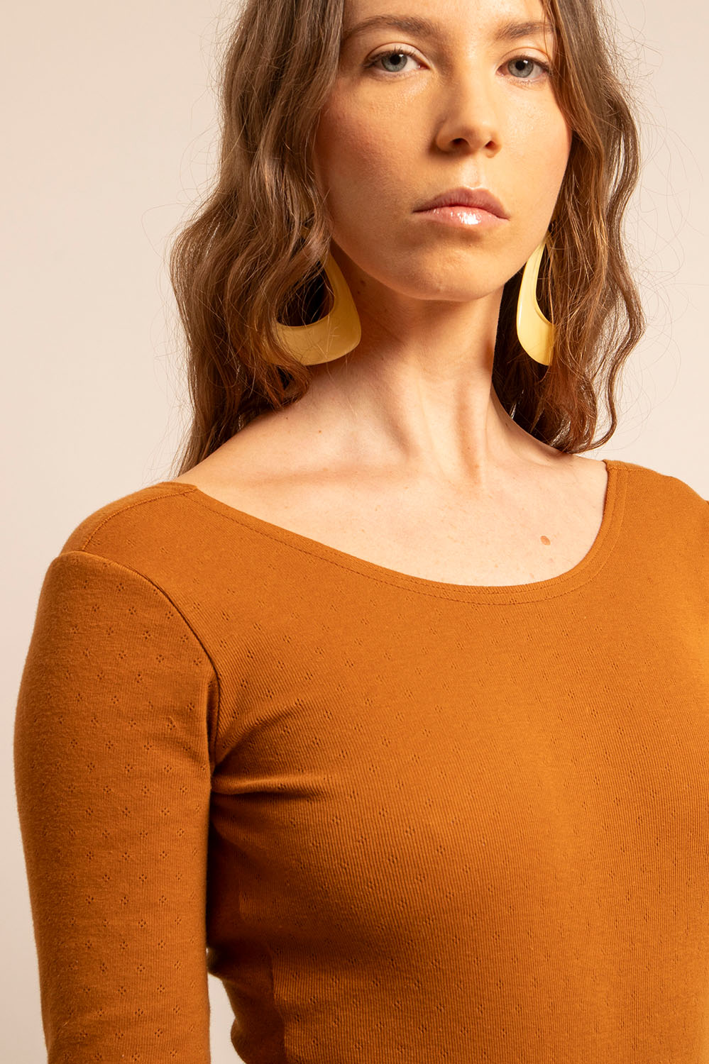 Détail du jersey pointelle du body Cherry caramel La Treille, zoom sur la matière