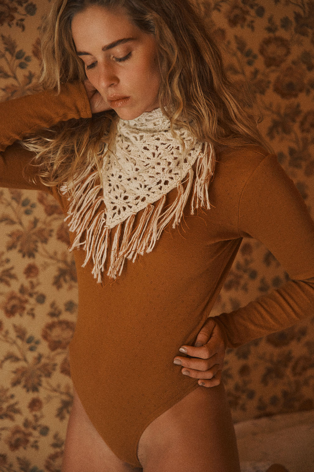 body en coton maille ajourée caramel, dos nu, fabriqué en France