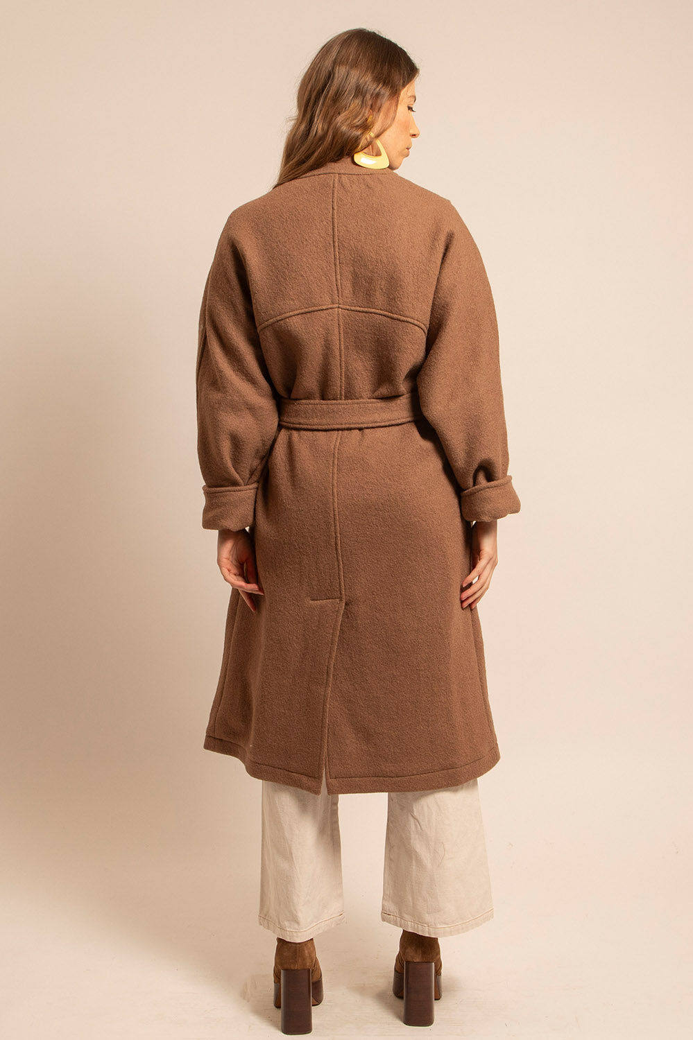 Manteau Claudia camel avec poches plaquées, coupe oversize