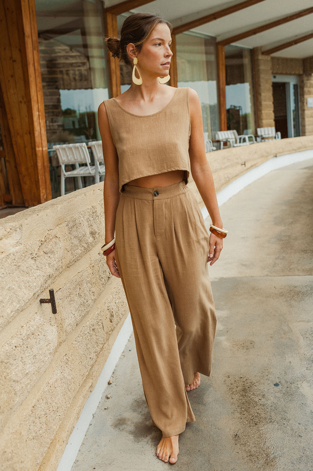 pantalon taille haute en lin et viscose latte, coupe ample, fabriqué en France