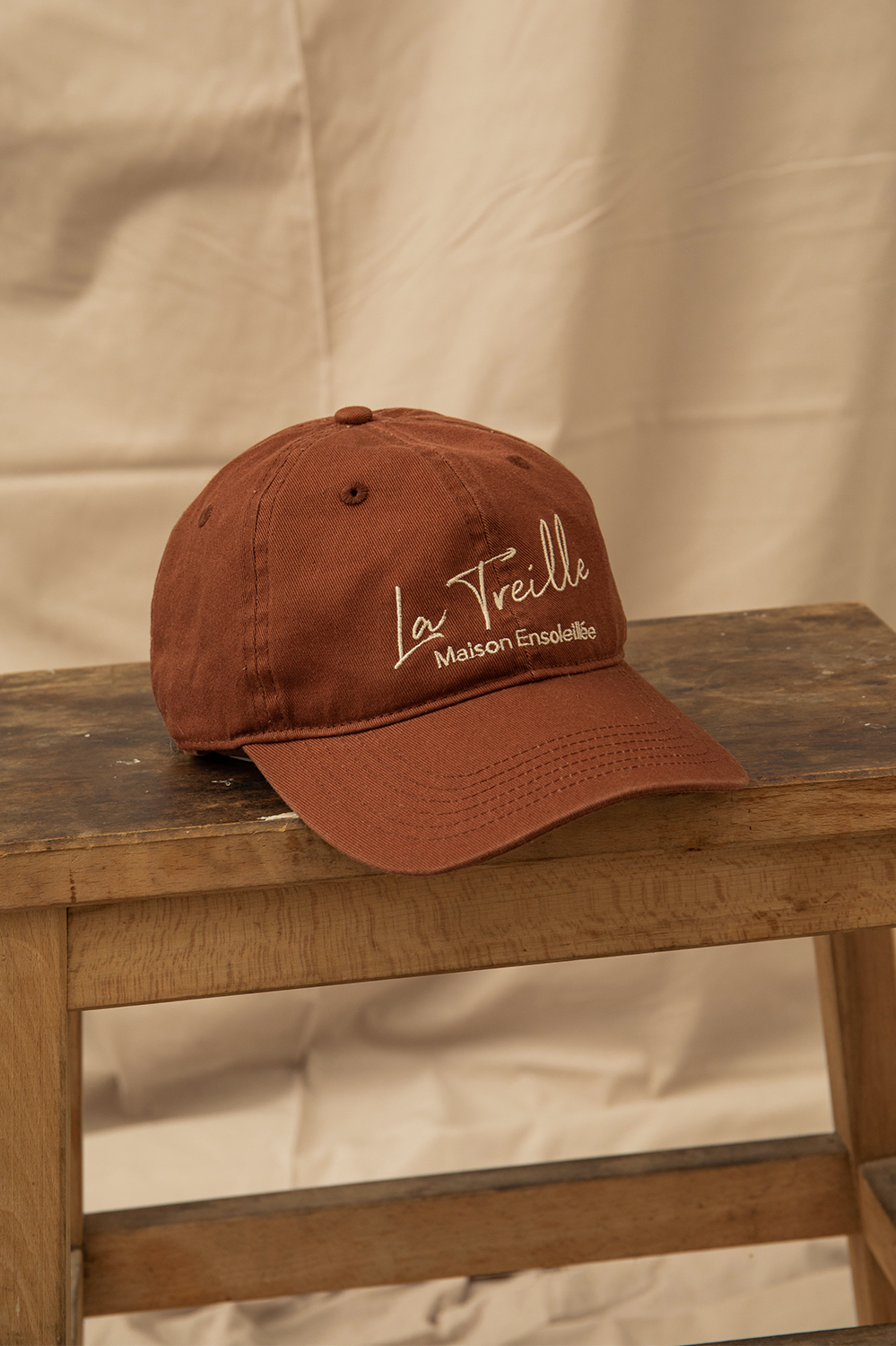 la treille maison ensoleillée casquette marron logo