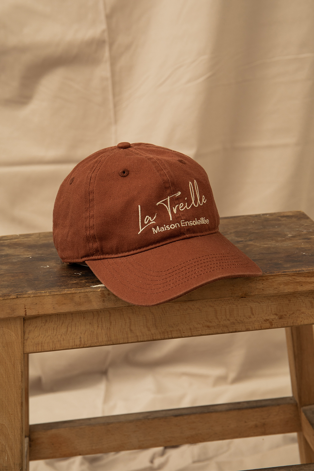 la treille maison ensoleillée casquette marron logo 