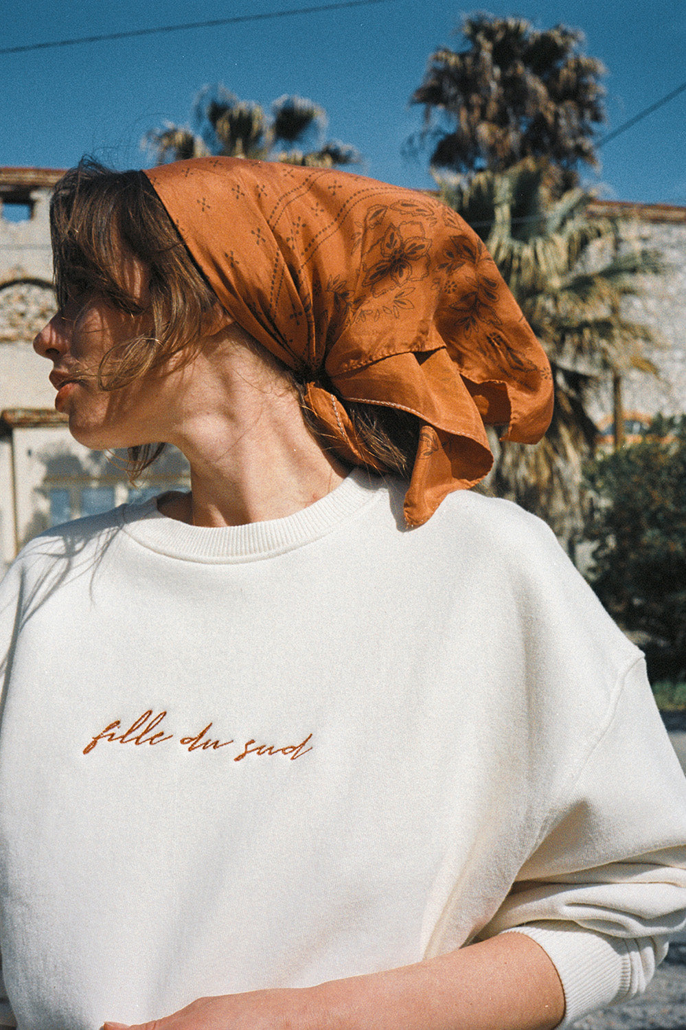 hoodie femme crème broderie rouge vintage manche haute souris