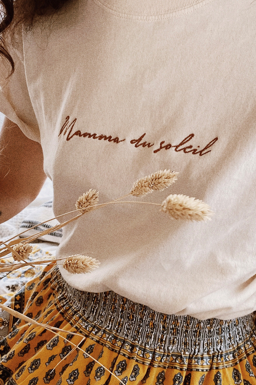 la treille maison ensoleillée t-shirt en coton bio brodée mamma du soleil