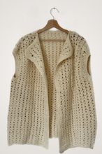 Load image into Gallery viewer, GILET CROCHET VINTAGE FAIT MAIN