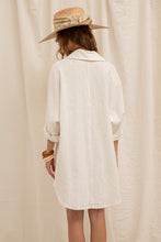 Charger l&#39;image dans la galerie, robe courte blanche à boutons 