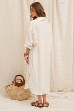 Charger l&#39;image dans la galerie, robe manches longues blanche à boutons