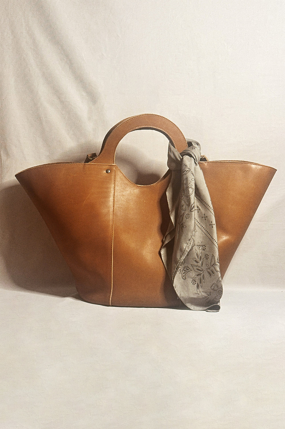 Panier en cuir signature