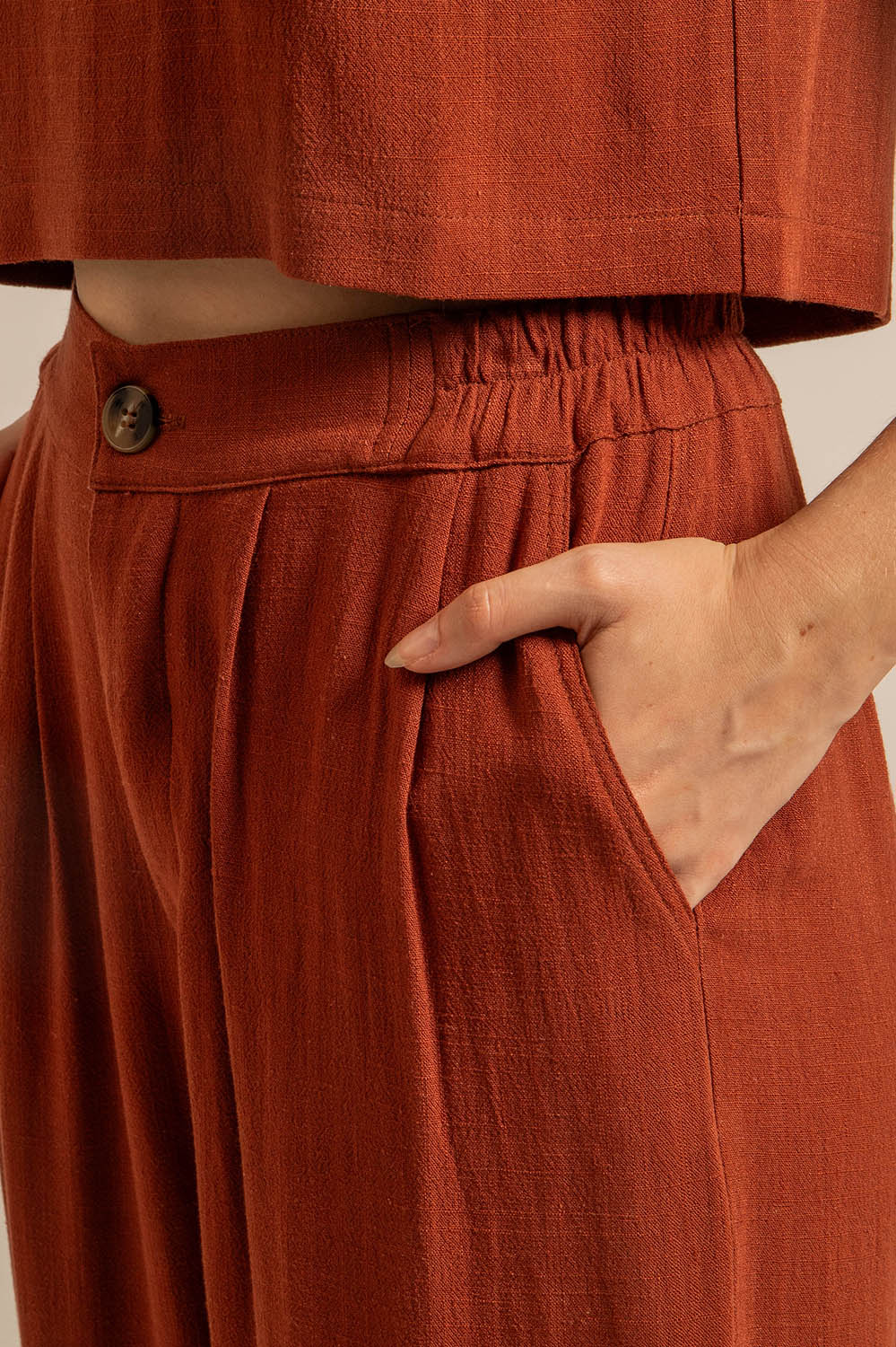 pantalon taille haute en lin et viscose tomette, coupe ample, fabriqué en France