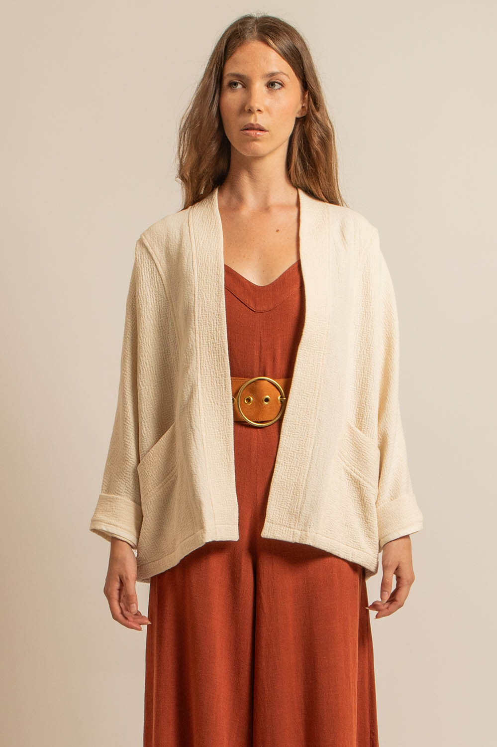 veste kimono courte en coton texturé naturel, fabriquée en France