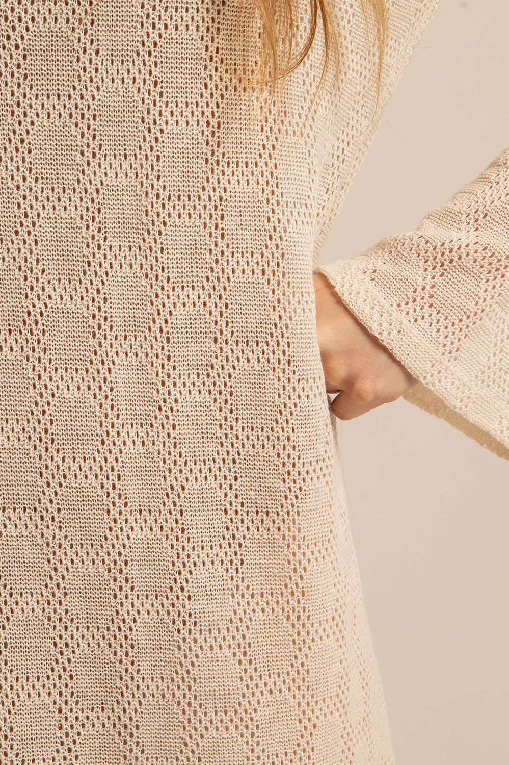 robe courte en maille ajourée rétro, dos nu, fabriquée en France