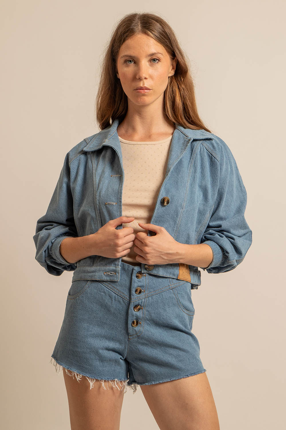 veste en denim bleu jeans coupe seventies, fabriquée en France