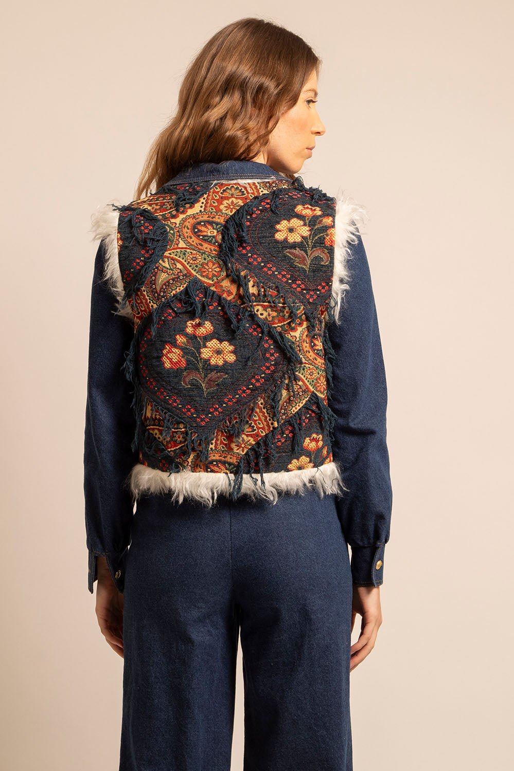 Vue dos du gilet Janis côté jacquard italien à franges